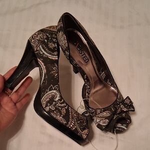 Twisted Paisley Peep-Toe Heels - Black and Brown